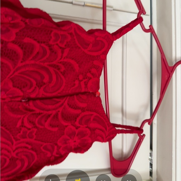 Red Lace Juniors Cocktail Dress. Size 7 - Picture 2 of 8